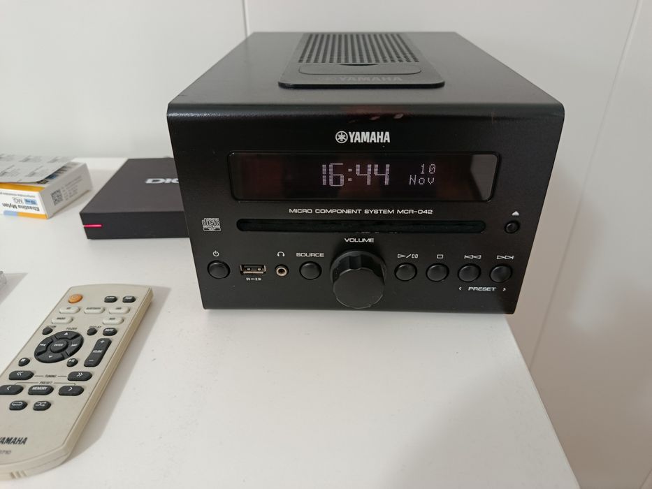 Hifi Yamaha MCR-042, CD, radio FM RDS, DAB, comando