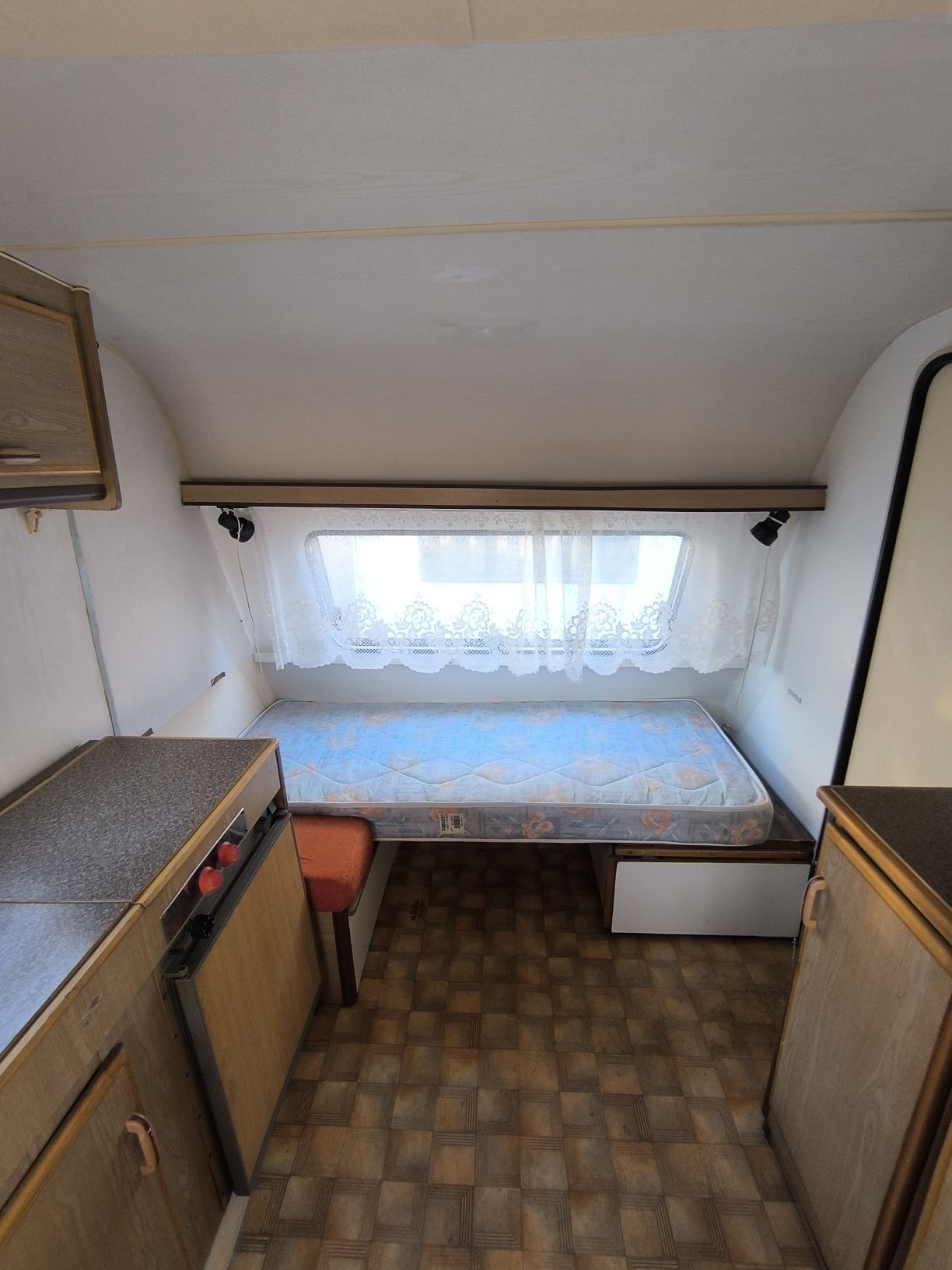 Caravana Pluma 350