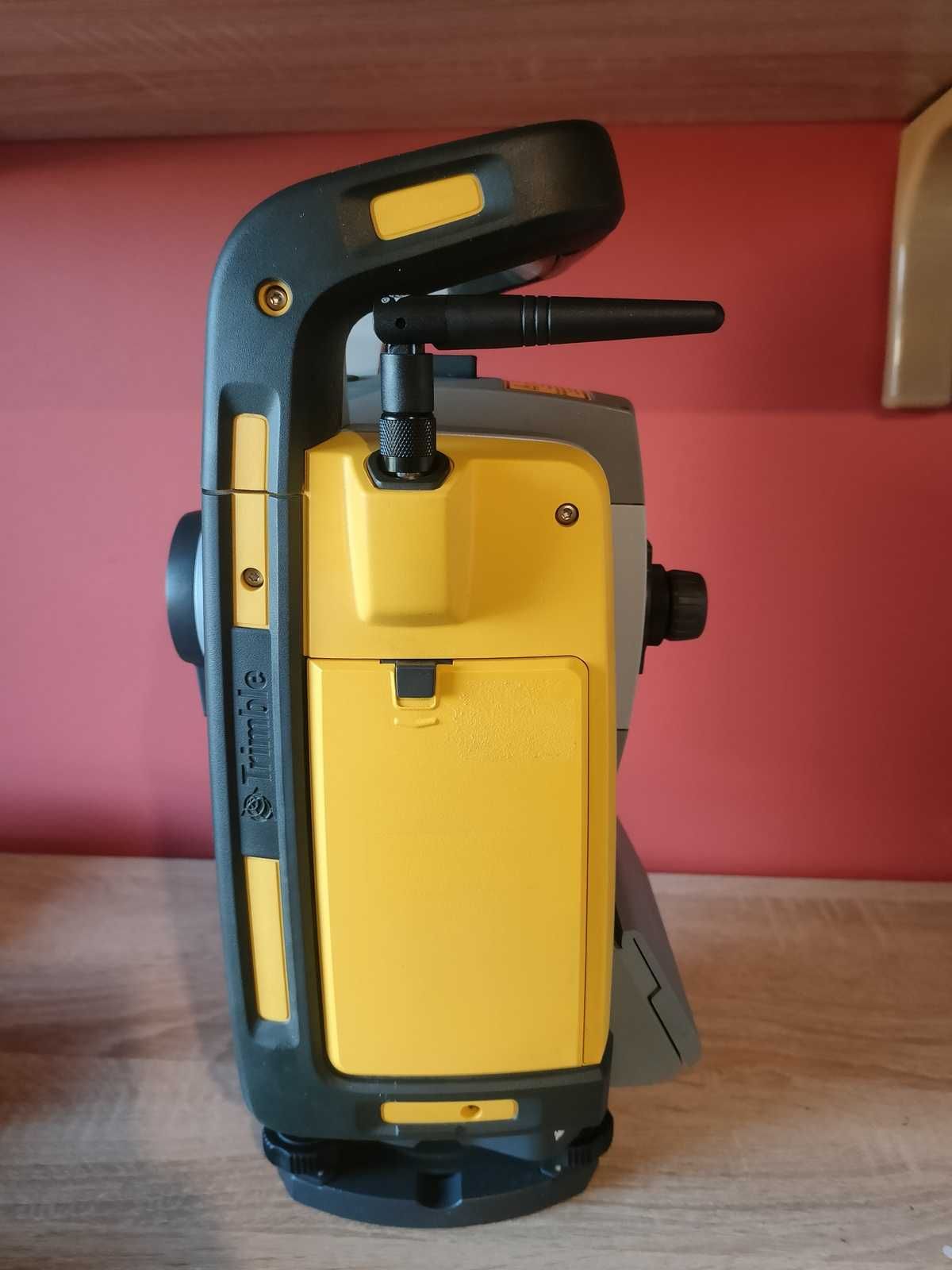 Tachimetr pod system sterowania maszyn Trimble SPS930 z  TSC3 z SCS900