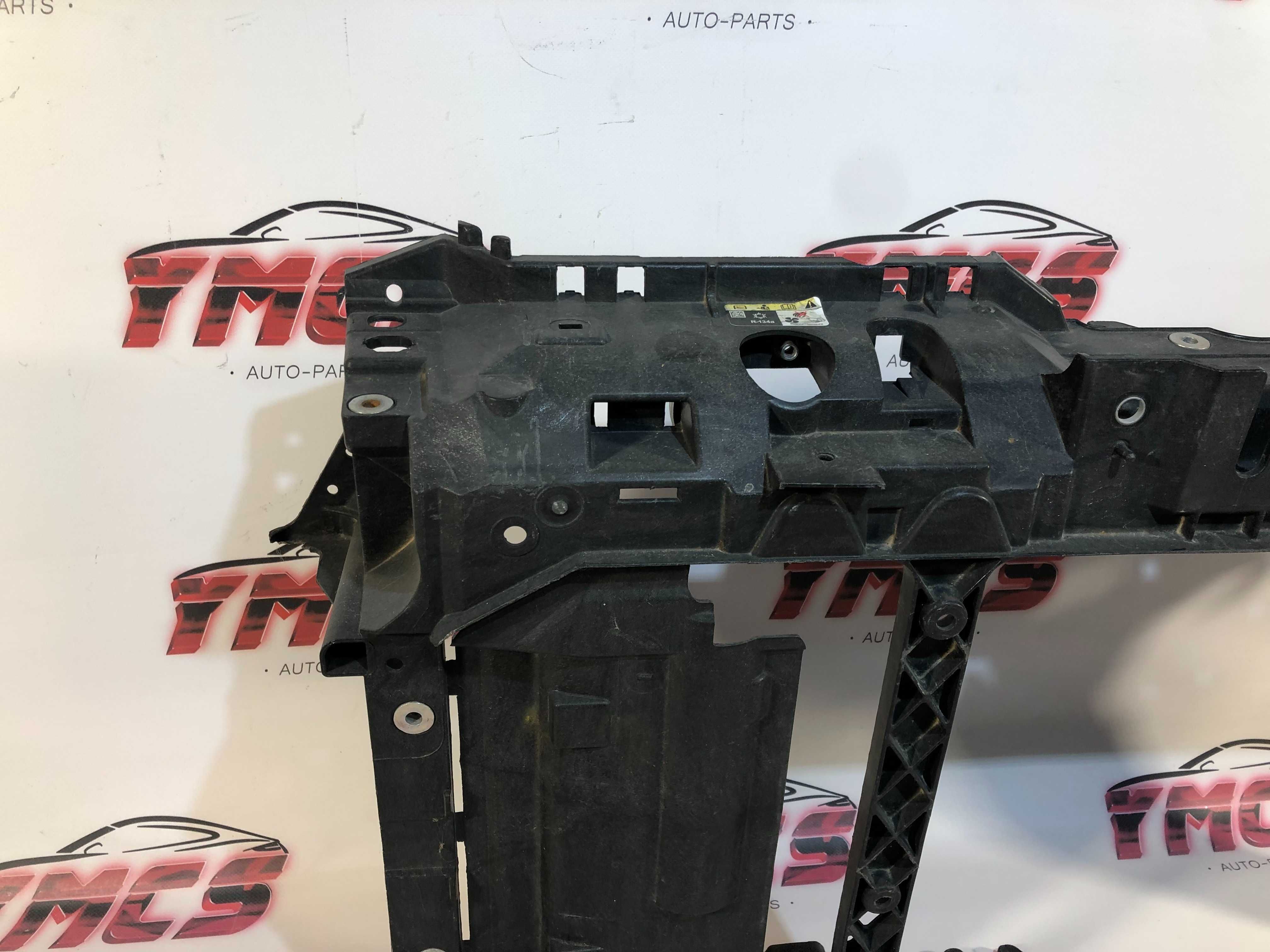 Frente Fibra FORD FIESTA MK7 13-17 Original