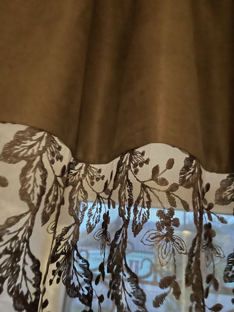 Коричневий тюль з вишивкою , на кухню