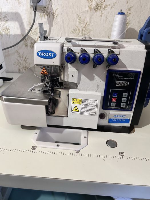 Продам оверлок 4х ниточний
