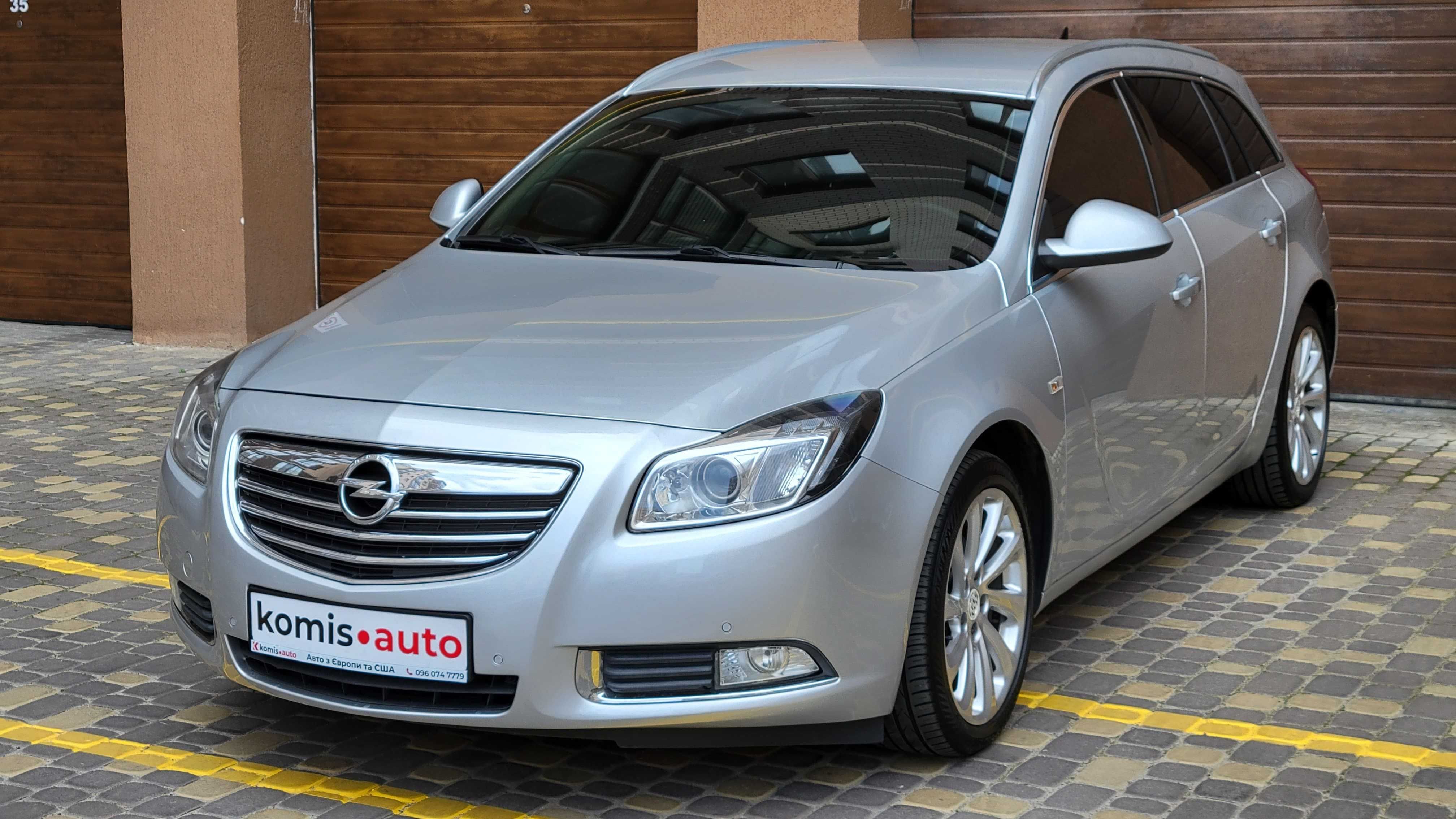 Продам автомобіль Opel Insignia 4x4 (Повний привід)