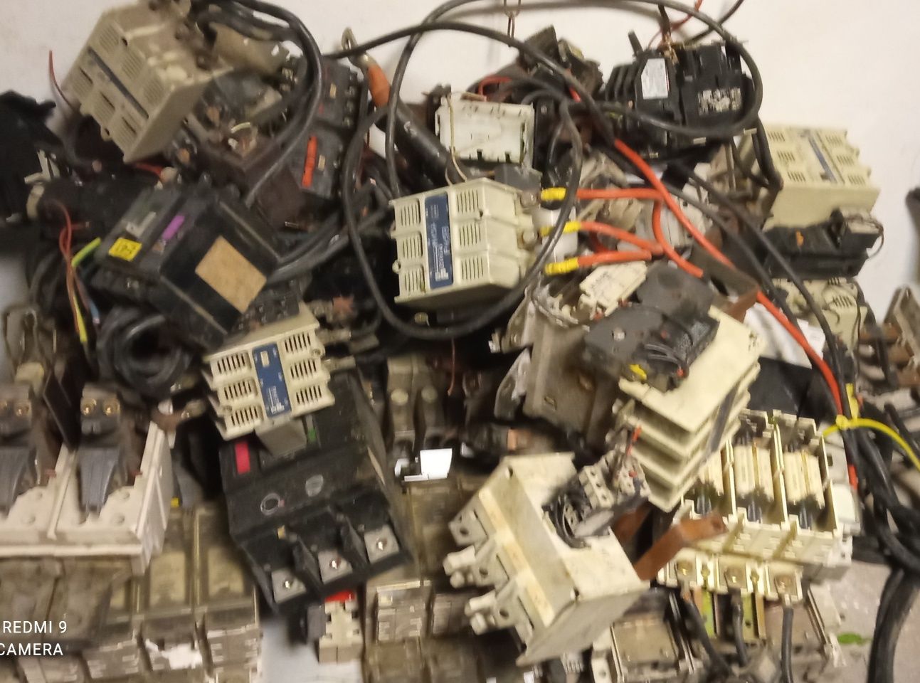 Skup STYCZNIKI styki  płytki elektroniczne złom odzysk