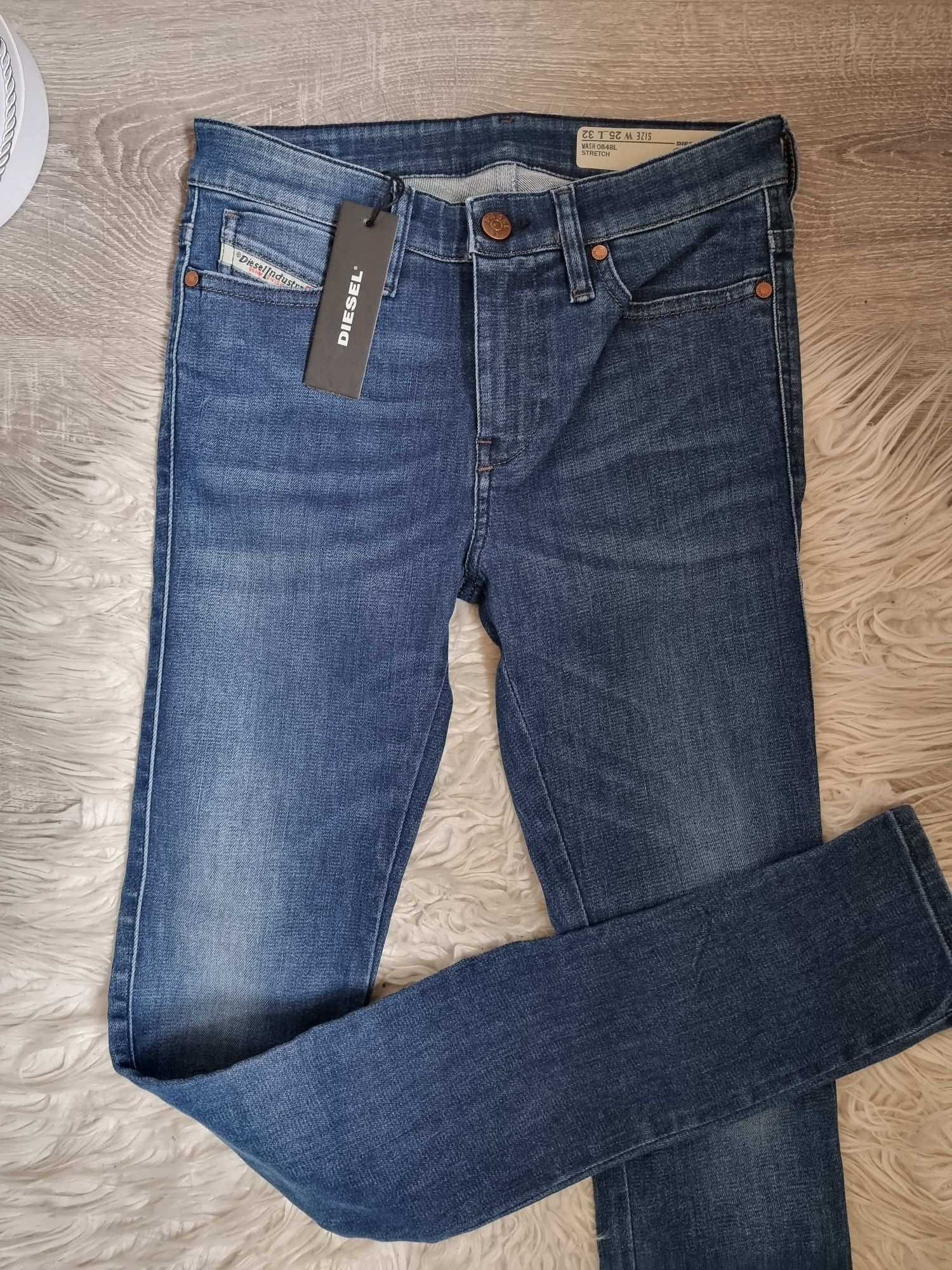 Spodnie jeansy Diesel W25 L32 nowe