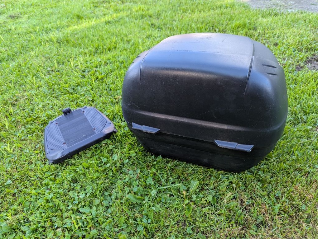 Kufer centralny Shad z podstawą do motocykla