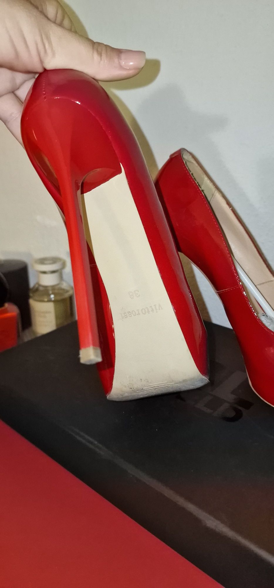 sapatos femininos, salto alto de couro vermelho