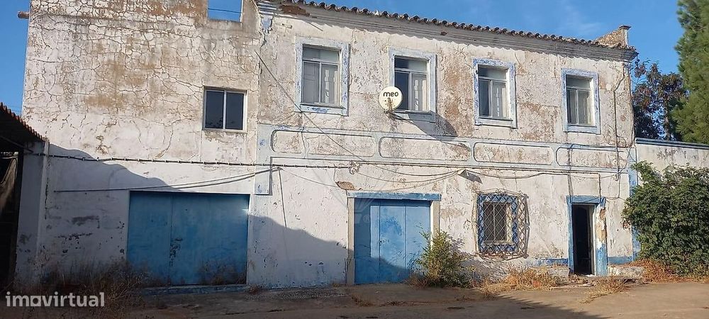 Moradia T5 para venda