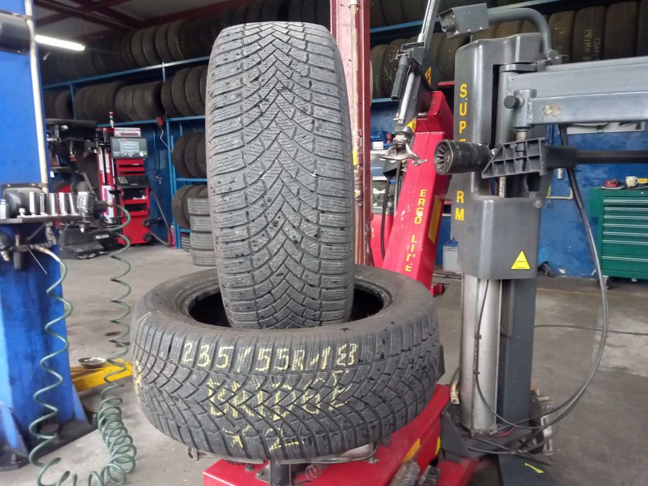Opony 235/55R18 104H BRIDGESTONE LM005