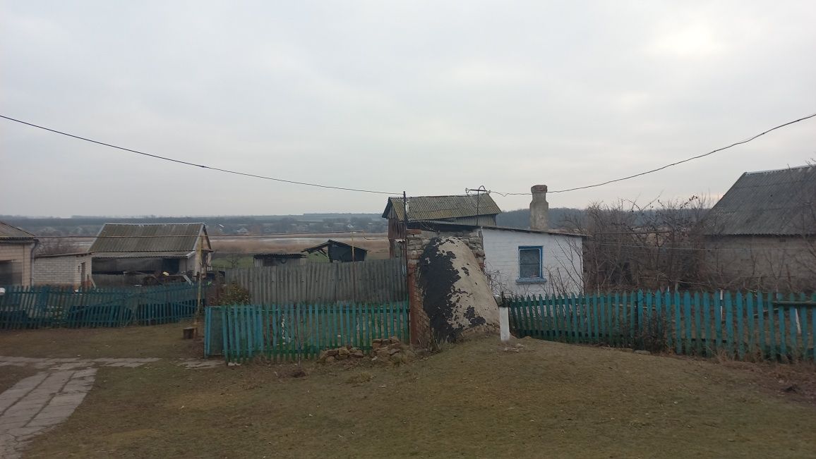 Гарний  будинок в центрі села