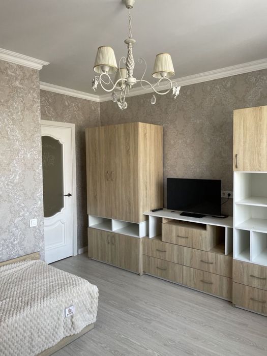 Продаж квартири з євроремонтом вул. Залізнична