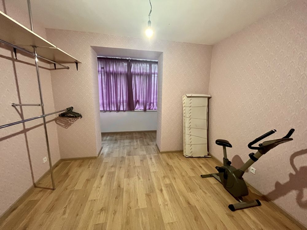 Продаж 4х кімнатної квартири з євроремонтом в новобудові на Намиві