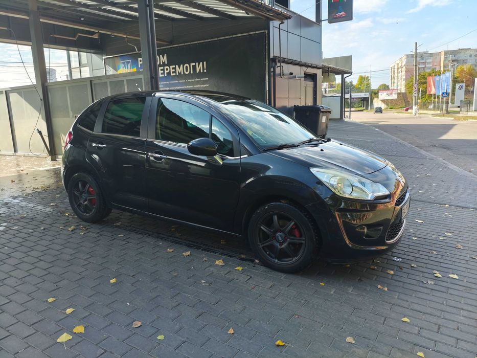 Продається Citroën C3, 2011 рік, чорний колір, надійний та економний.