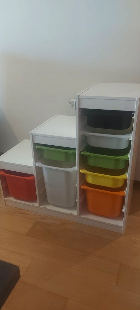 Caixa de arrumação IKEA com caixas incluidas