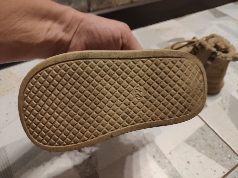 Взуття дитяче зручне