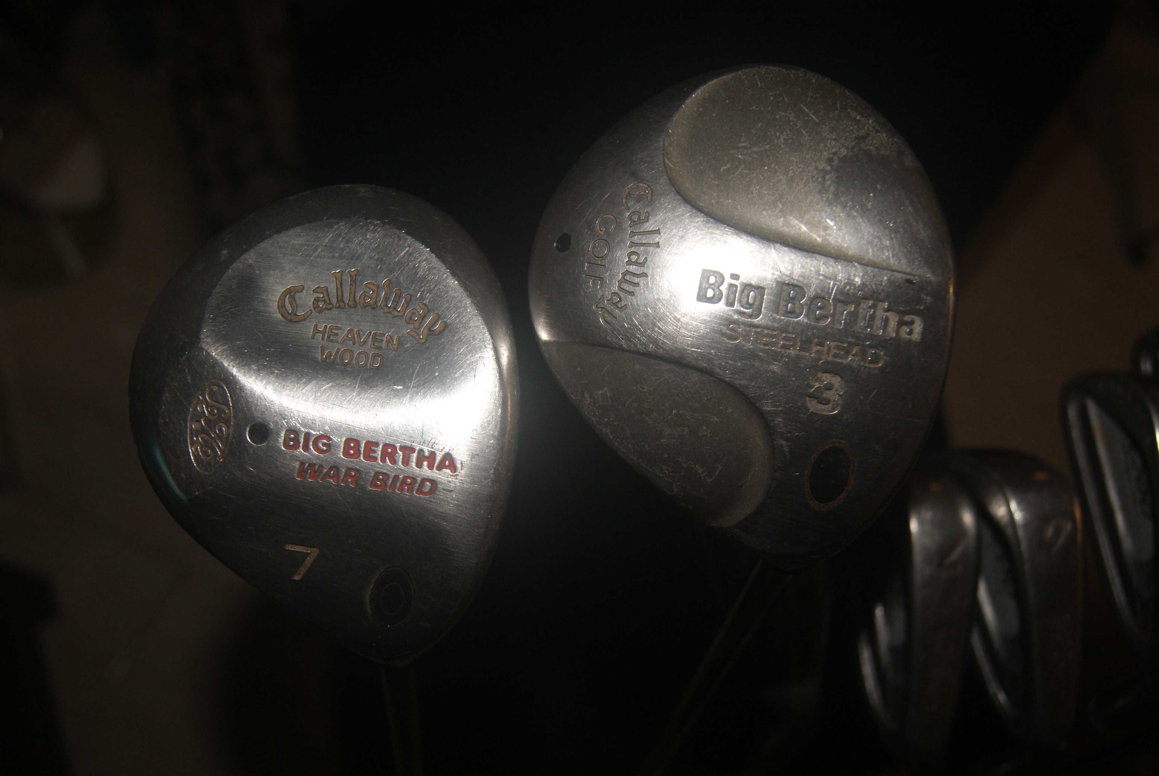 Tacos de golfe marcas Wilson e Callaway