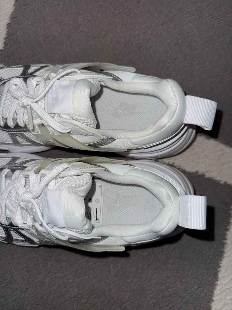 Nike V2K Run damskie sportowe buty sneakersy do biegania biegówki Y2K