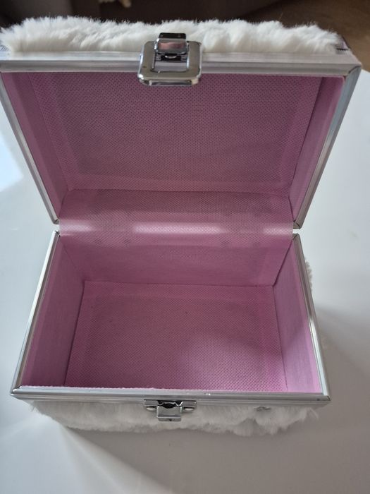 Szkatułka jednorożec