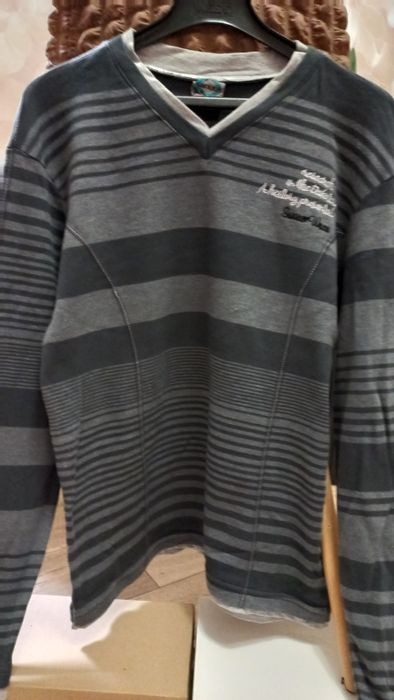 Лонгслів чоловічій.У полоску, якісний склад .розмір М