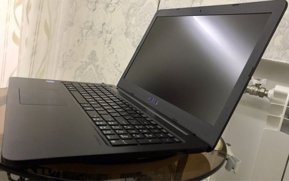Ноутбук Asus EeeBook E502SA