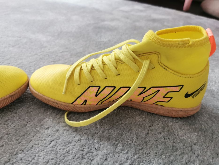 Halówki Nike Mercurial Superfly 9 rozm 35