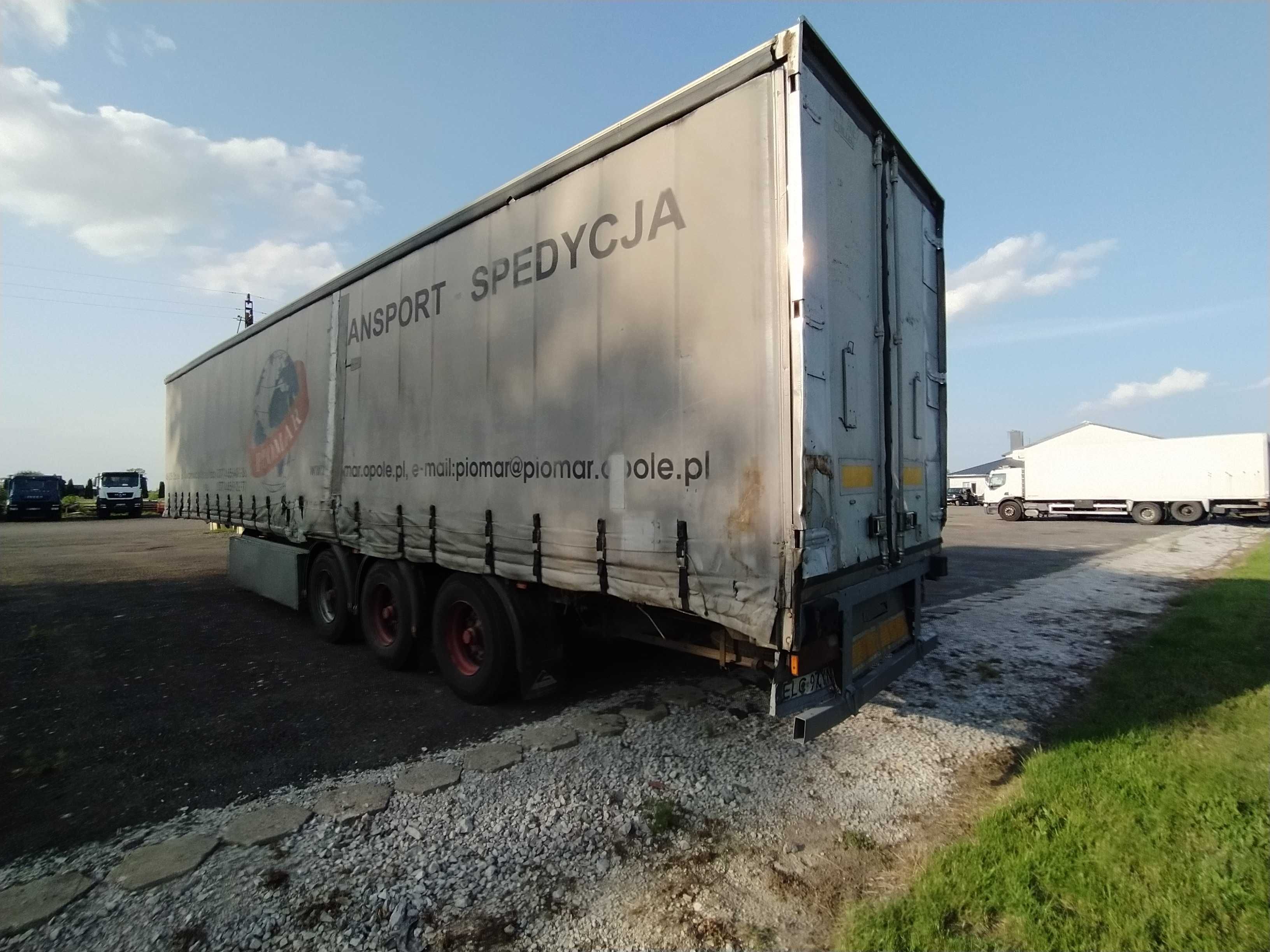 Naczepa owocówka Guillen SP3, chłodnia firanka plandeka, Carrier