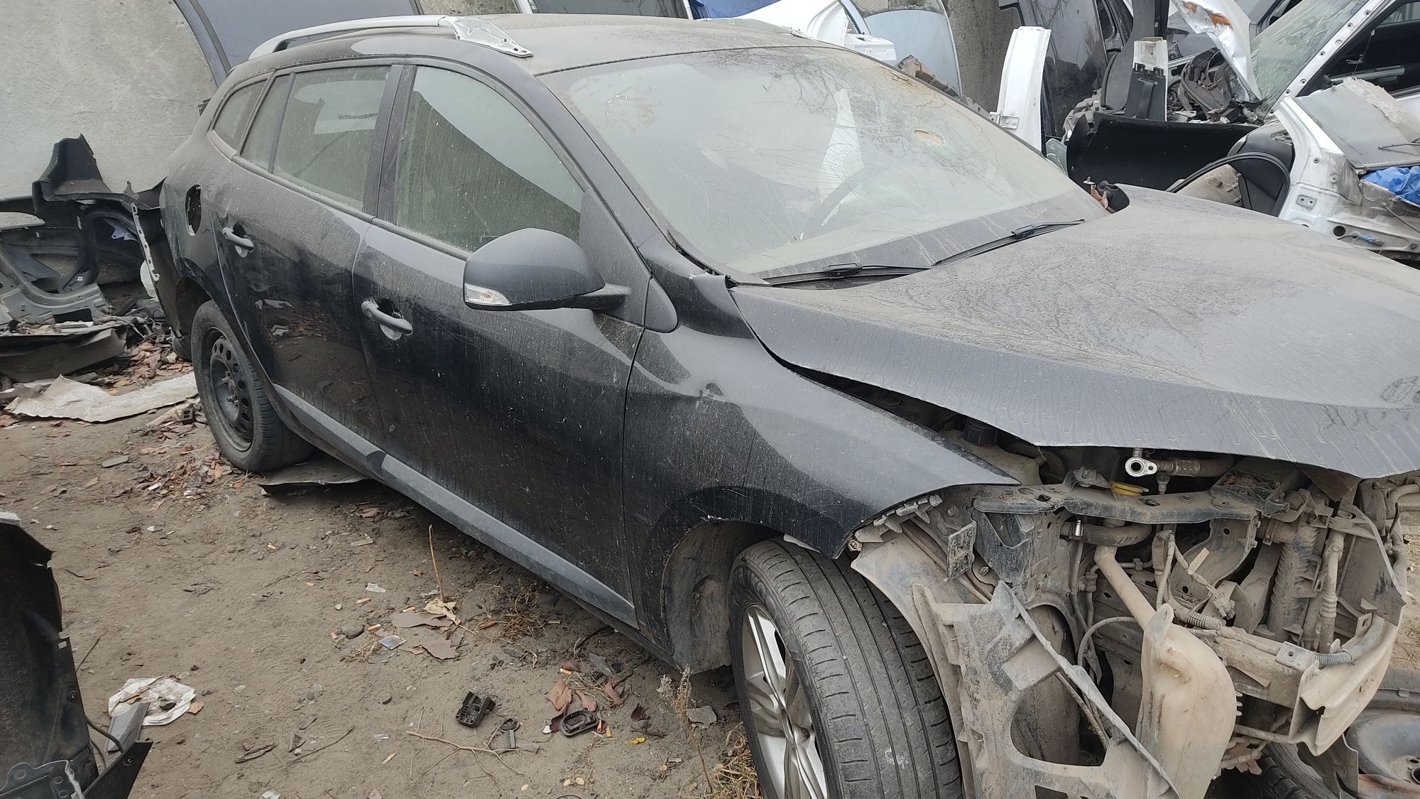 Розборка Renault Megane 3 1.6 бенз, мех, дверь ляда фонарь порог