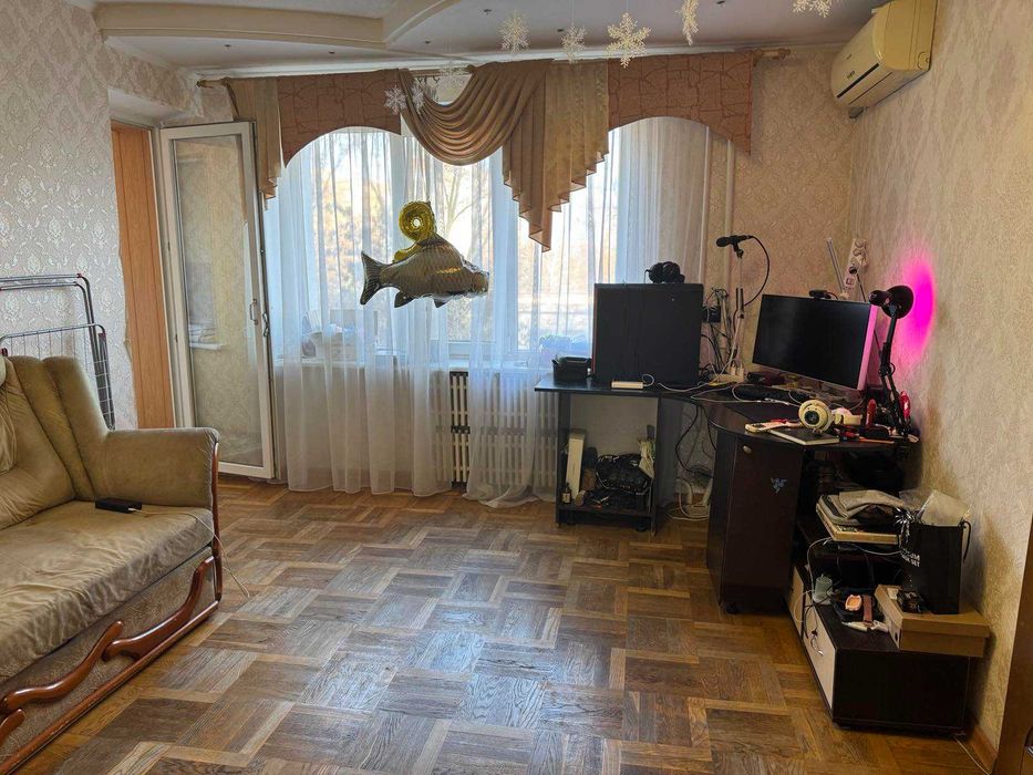 Продам 2 комнатную квартиру на Левобережном-1 (р-н Березинки)