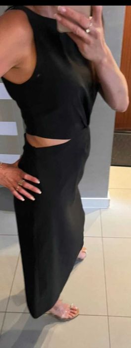 Sukienka czarna z wycięciami Zara