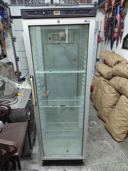 Arca vertical Refrigeradora