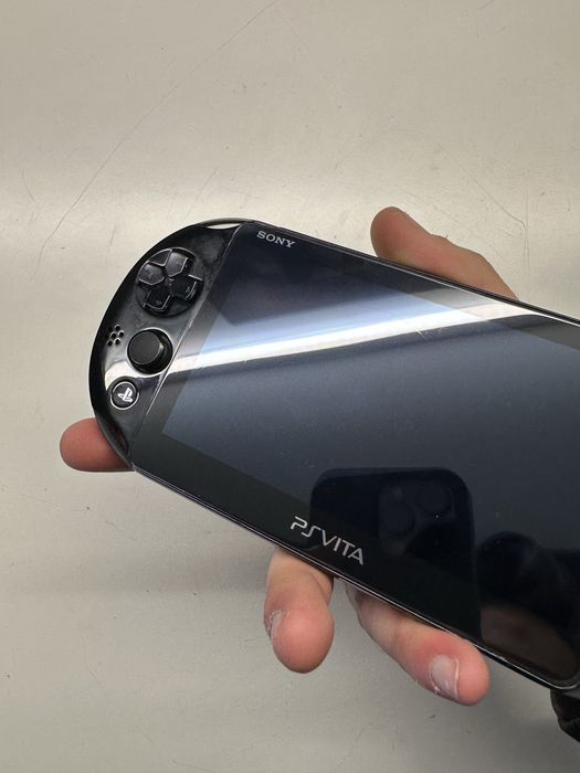 Psvita slim (Desbloqueada, 128Gb) + Carregador (PSP+NDS+Ps1+N64+Psvit)