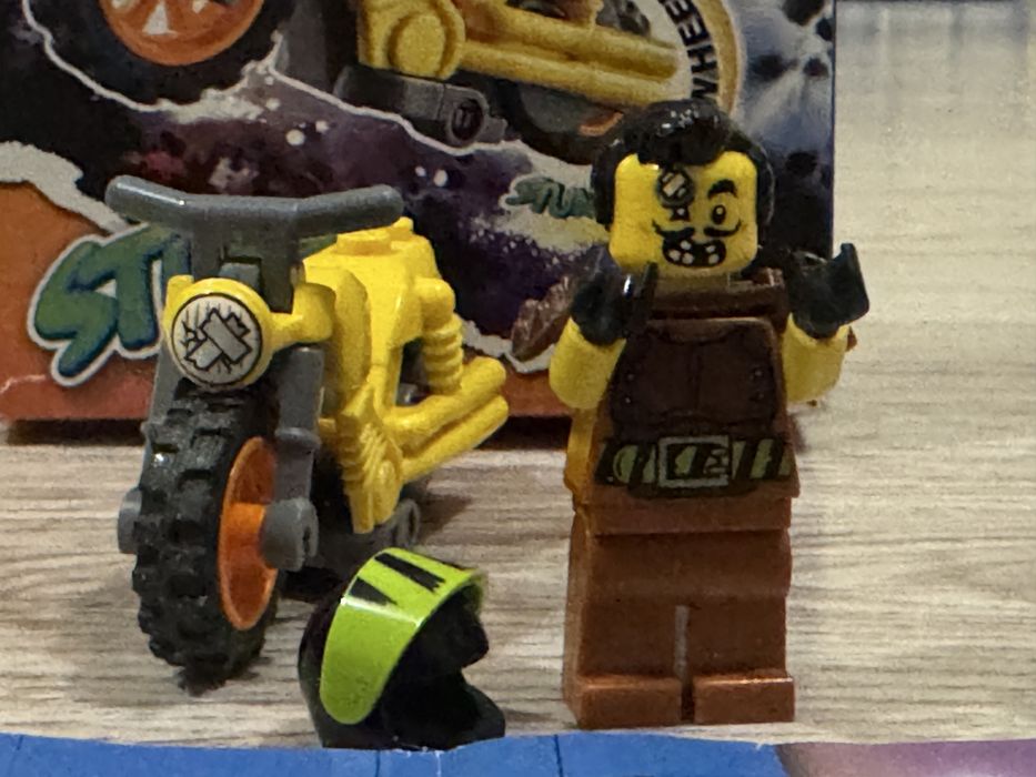 Лего мотоцикл,оригинал,идеальное состояние