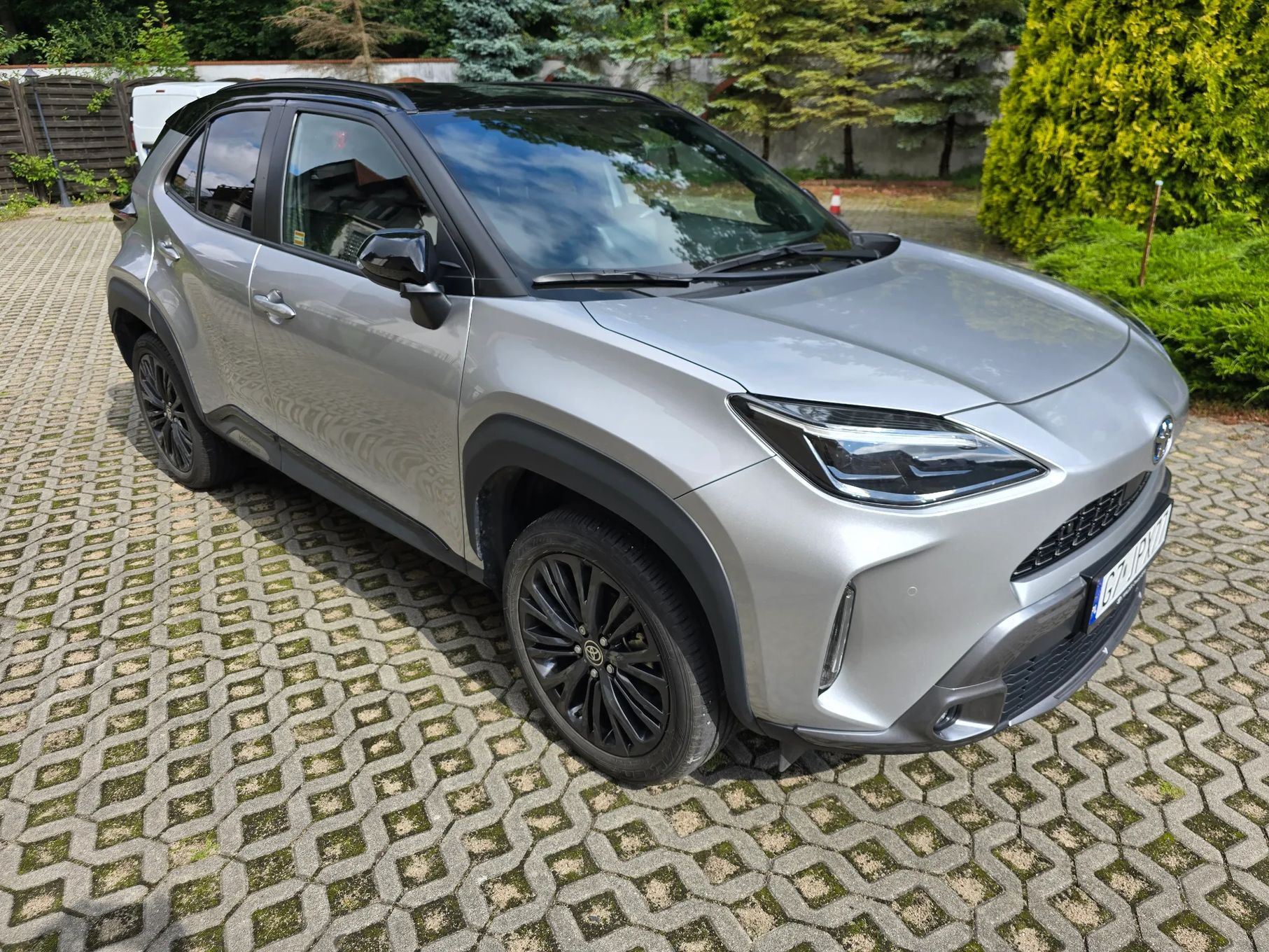 Toyota Yaris Cross 1.5 Hybrid Dynamic Force AWD-i 116 KM e-CVT 4x4 pakiet VIP