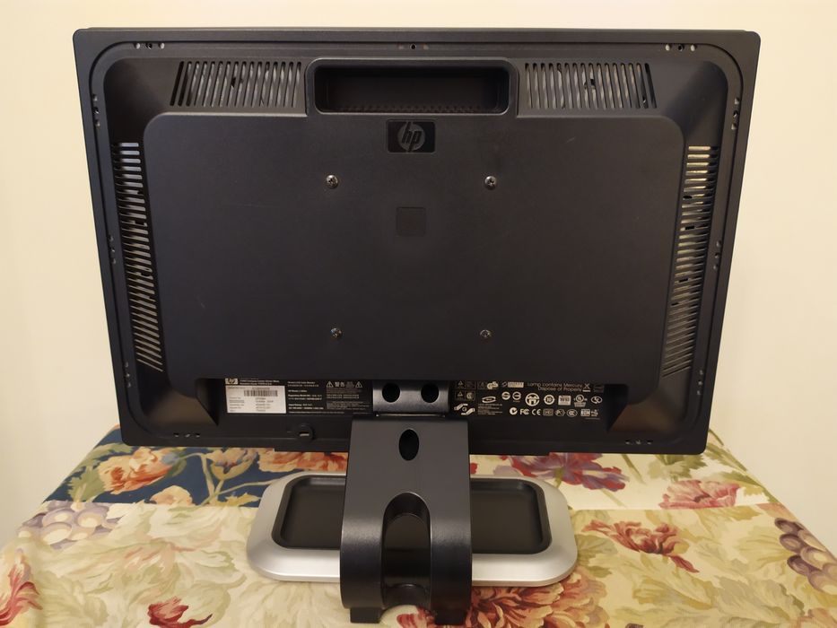 Monitor 19" HP L1908W avariado para peças