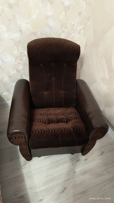 Диван розкладний з кріслами (самовивіз)