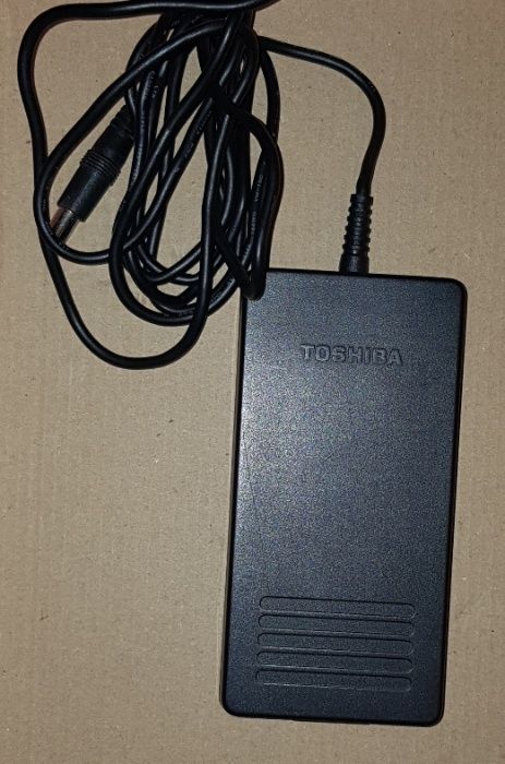 Carregador Toshiba PA2450U