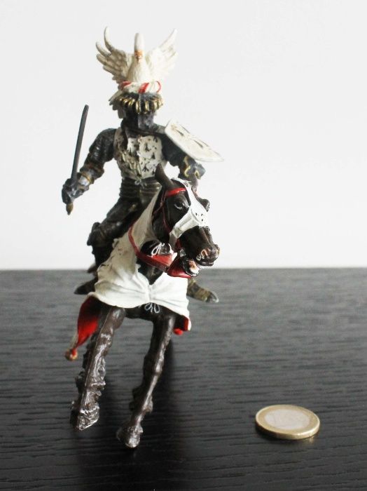 Figura Cavaleiro e cavalo Medieval Duque da Bretanha em PVC da Playtoy