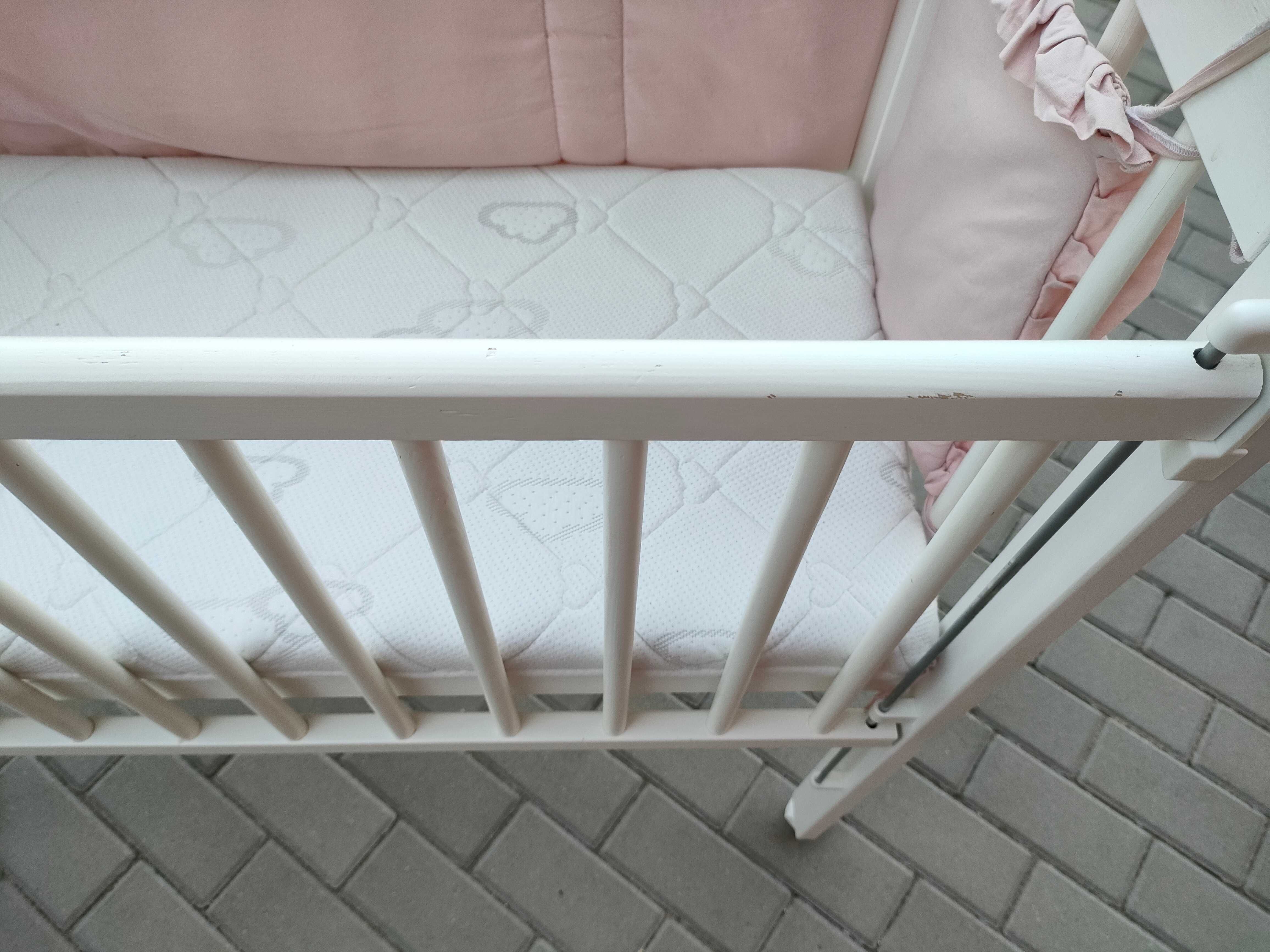 Łóżeczko dostawka z kółkami