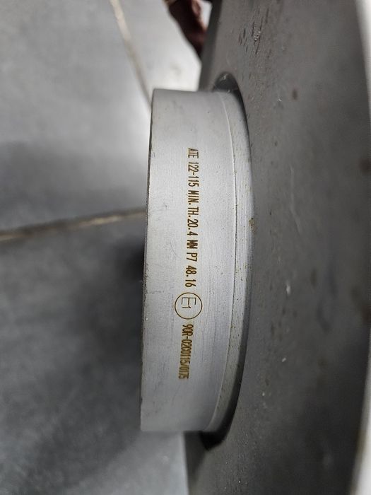 Продам чотирьохпоршневі супорта Brembo, з BMW е38