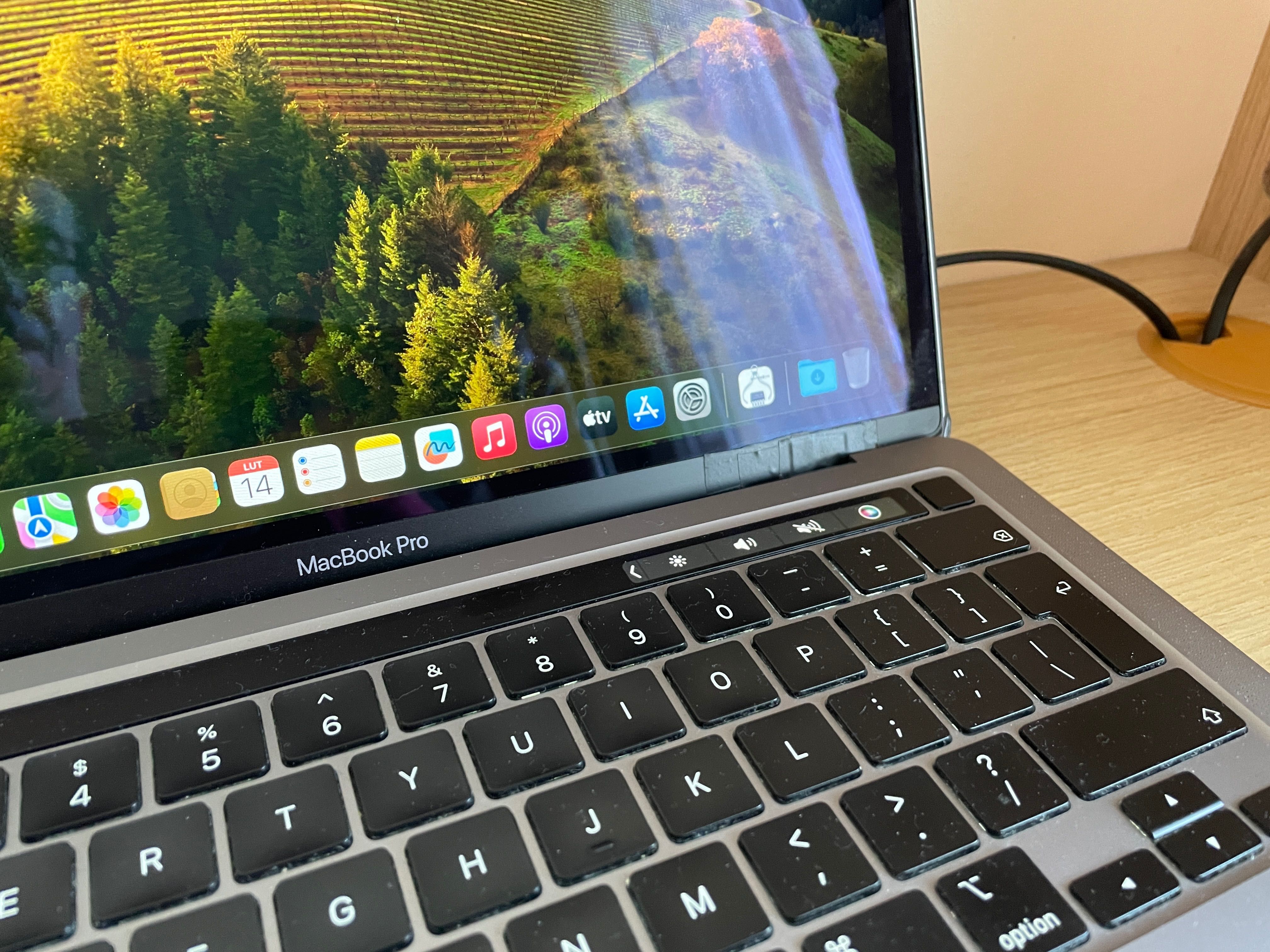 MacBook Pro 13" 2020, i7, 32GB RAM, 1TB SSD, Space