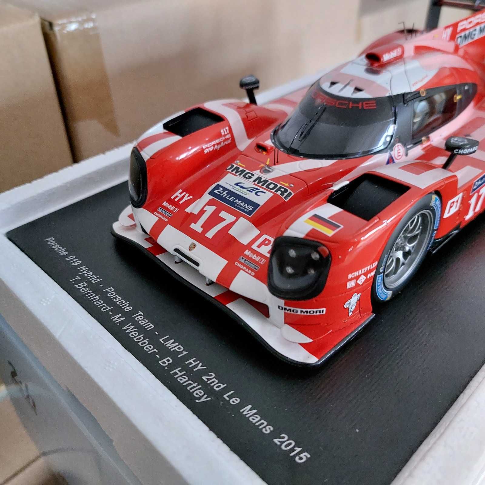 Miniatura Porsche 919 Hybrid Porsche Team #17 Le Mans 2015 SPARK 1:18