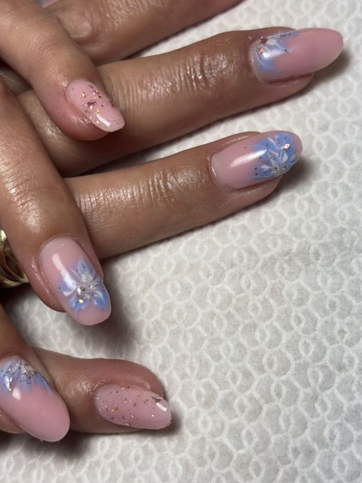 Manicure ,Pedicure , Paznokcie żelowe, hybrydowe .