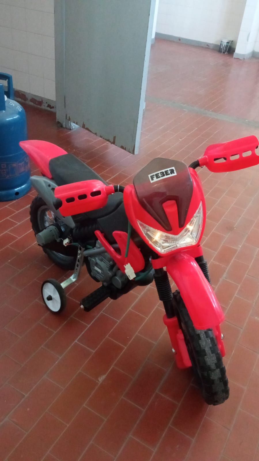 Mota elétrica em bom estado