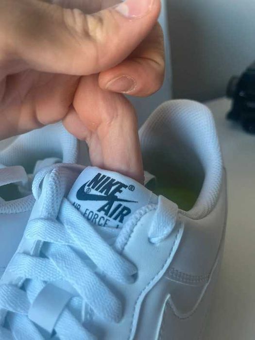 Force 1 Low Supreme White R.43