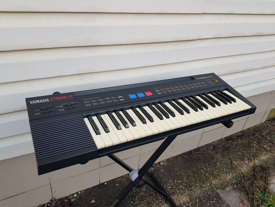 Синтезатор Yamaha PSR-7 +1/ CASIO CT-395,  на 49 клавіш, б/у