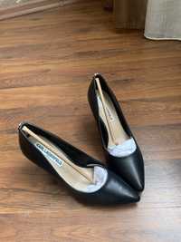 Туфли женские,karl lagerfeld/36 размер