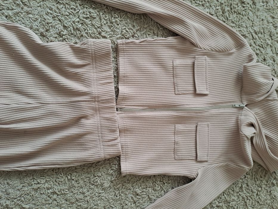 Костюм в рубчик.