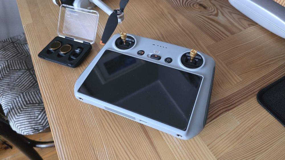 Dron DJI Mini 3 Fly More Combo (DJI RC)