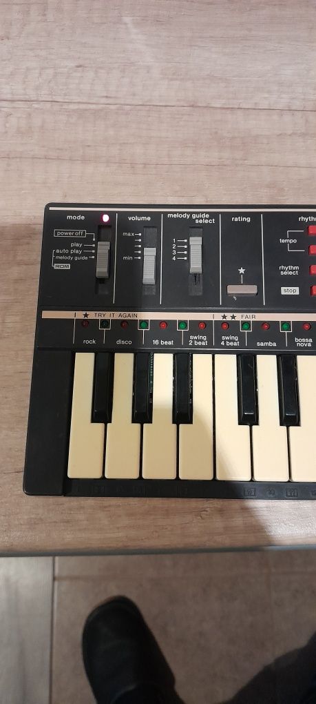 Casio Pt-82  32 klawiszowy mini syntezator  lata 80