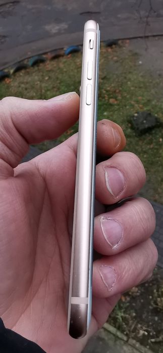 Apple Iphone 8   64gb  NFC   Як Новий  100%  орігінал Neverlock